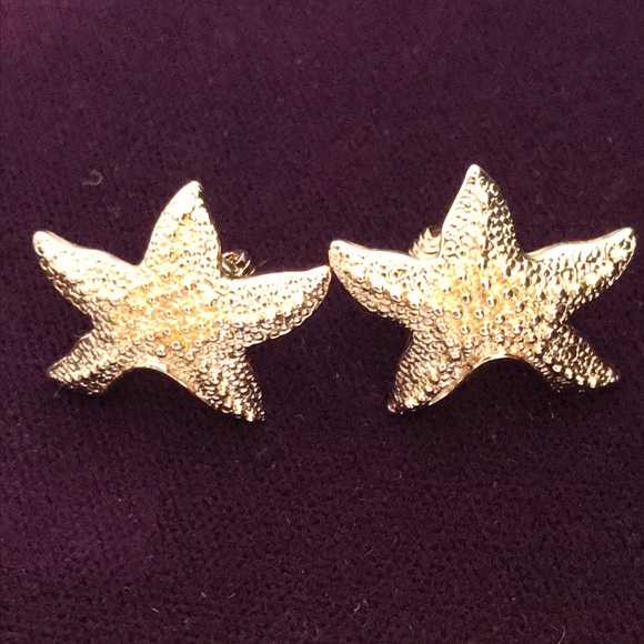 Vintage Sarah Coventry Star Earrings / Starfish, Gold Tone Earrings, Clip-ons - Picture 3 of 10